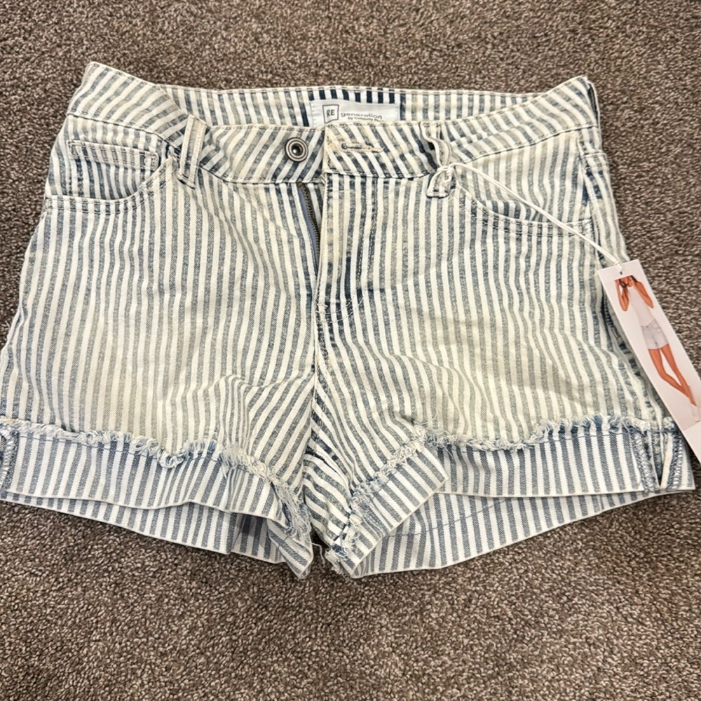 Shorts NWT